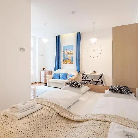 Life On The Blue * Boedapest