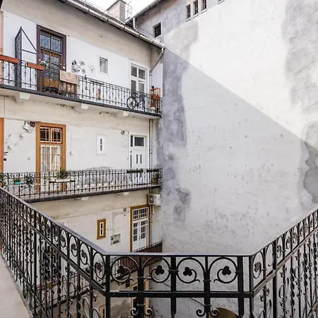 Life On The Blue * Будапешт